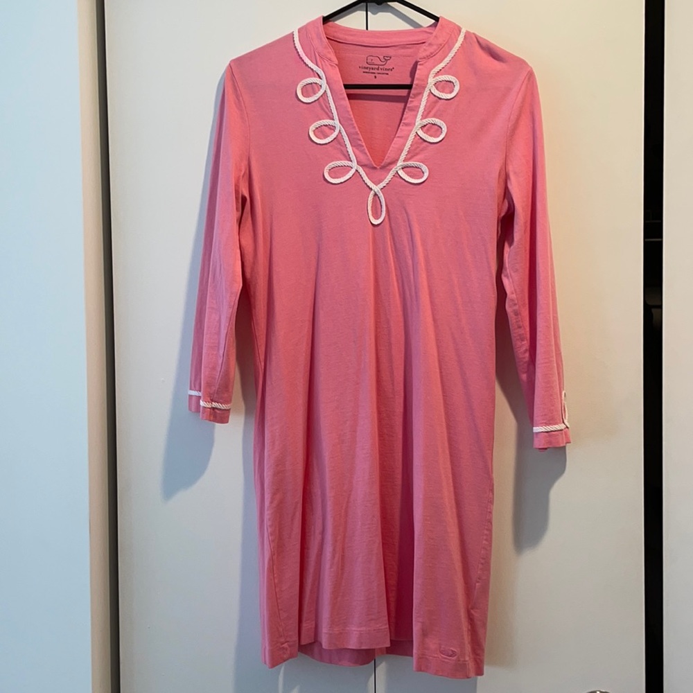 Vineyard vines pink shift dress size small